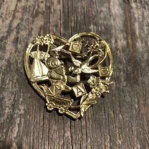 Vintage Avon Sweet Memories Brooch Pin Heart of life’s memories Baby